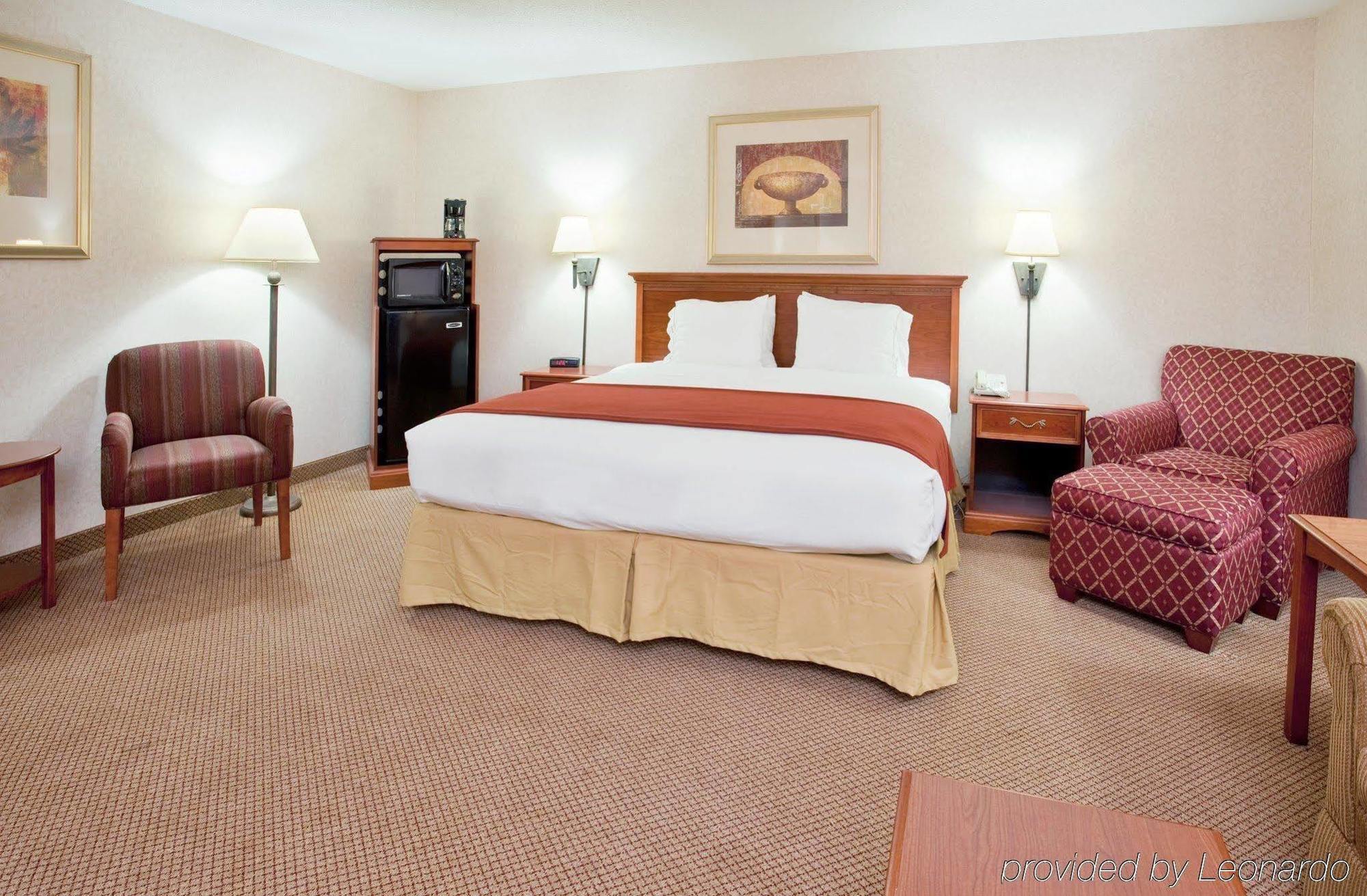 Seasons Inn & Suites Highland Habitación foto